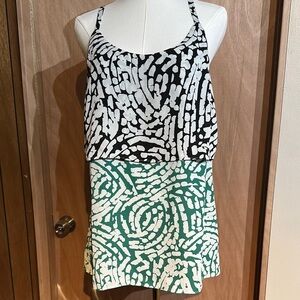 Cabi tank nwt m Stylish Black and Green Patterned Women's Top